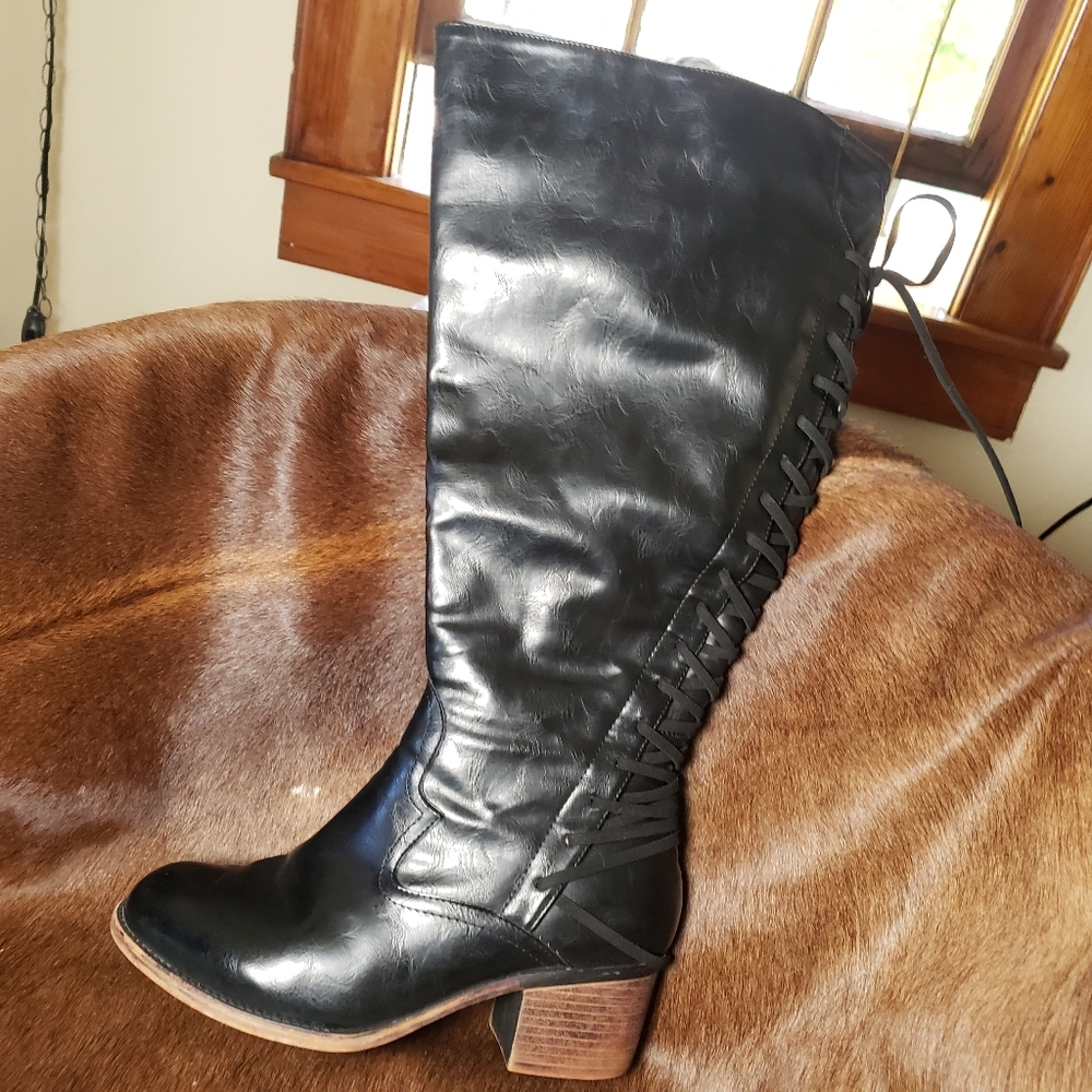 Torrid Side Zip , Back laced boot 10w